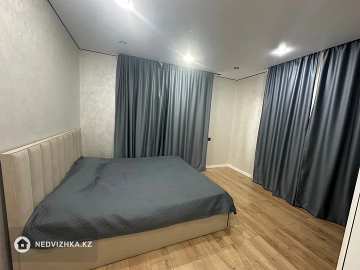 3-комнатная квартира, этаж 3 из 12, 68 м², фотография 2
