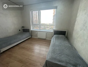 3-комнатная квартира, этаж 3 из 12, 68 м², миниатюра 5