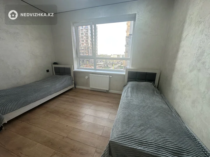 3-комнатная квартира, этаж 3 из 12, 68 м², фотография 5