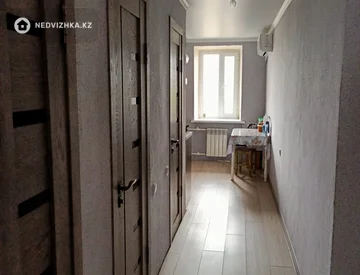 3-комнатная квартира, этаж 4 из 5, 62 м², миниатюра 2