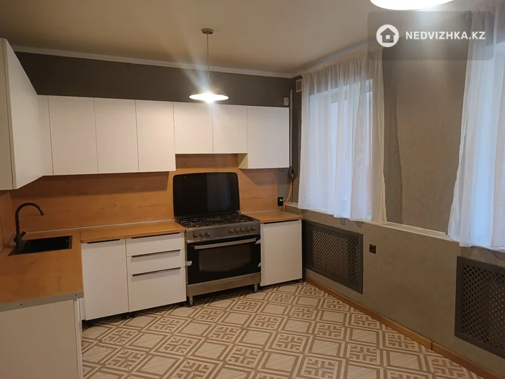 6-комнатный дом, 8 соток, 370 м², фотография 4