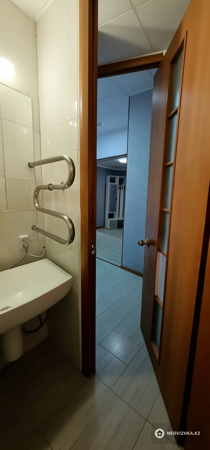 2-комнатная квартира, этаж 4 из 5, 54 м², фотография 4