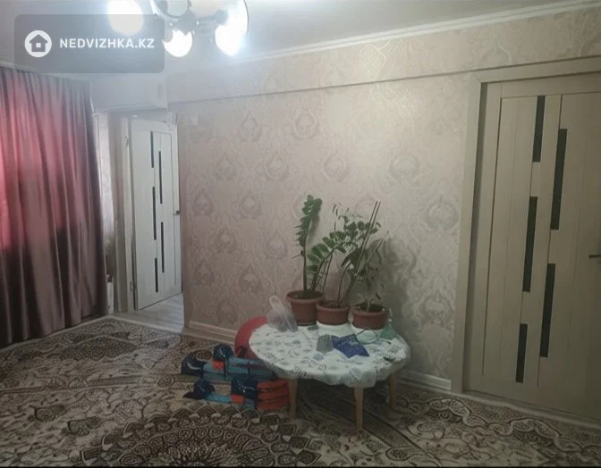 4-комнатная квартира, этаж 5 из 5, 60 м², фотография 3