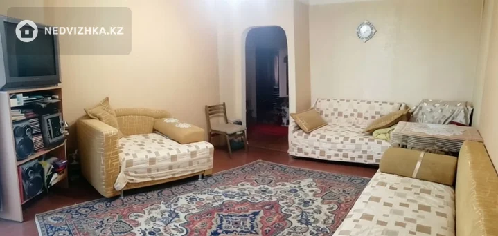 4-комнатная квартира, этаж 5 из 5, 81 м², фотография 3