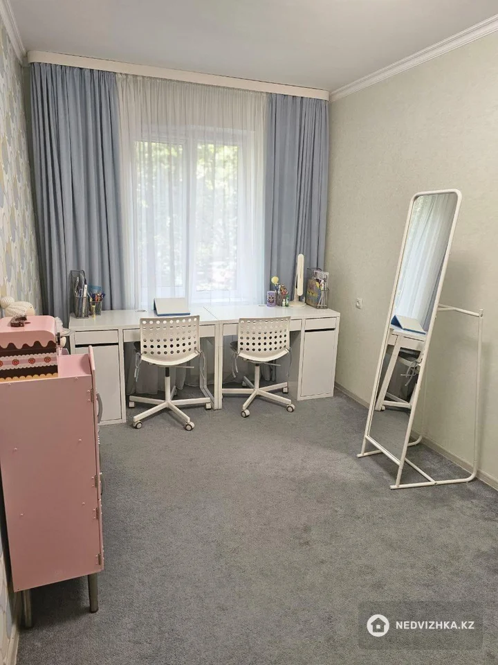 4-комнатная квартира, этаж 3 из 5, 74 м², фотография 4