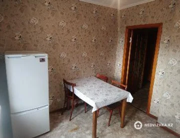 2-комнатная квартира, этаж 1 из 10, 53 м², миниатюра 1