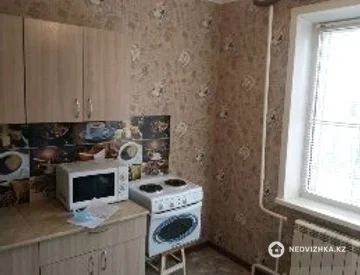 2-комнатная квартира, этаж 1 из 10, 53 м², миниатюра 3