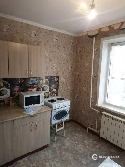 2-комнатная квартира, этаж 1 из 10, 53 м², фотография 3