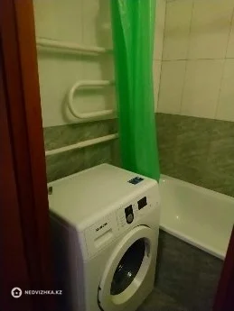 2-комнатная квартира, этаж 1 из 10, 53 м², фотография 5