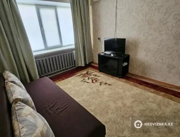 2-комнатная квартира, этаж 1 из 5, 42 м², миниатюра 1