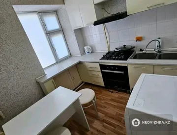 2-комнатная квартира, этаж 1 из 5, 42 м², миниатюра 4