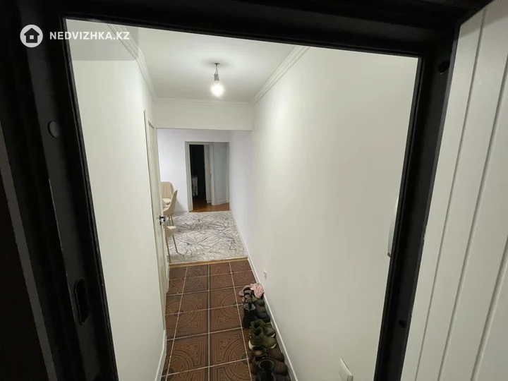 3-комнатная квартира, этаж 2 из 5, 56 м², фотография 2