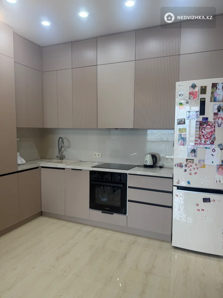 2-комнатная квартира, этаж 15 из 15, 50 м², фотография 2