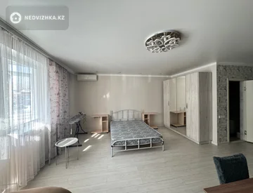1-комнатная квартира, этаж 1 из 5, 44 м², На длительный срок, миниатюра 3