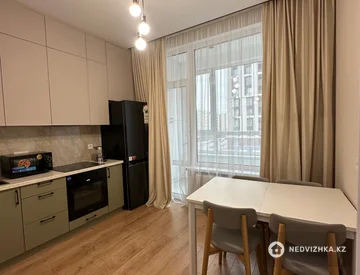 1-комнатная квартира, этаж 4 из 17, 40 м², На длительный срок, миниатюра 4