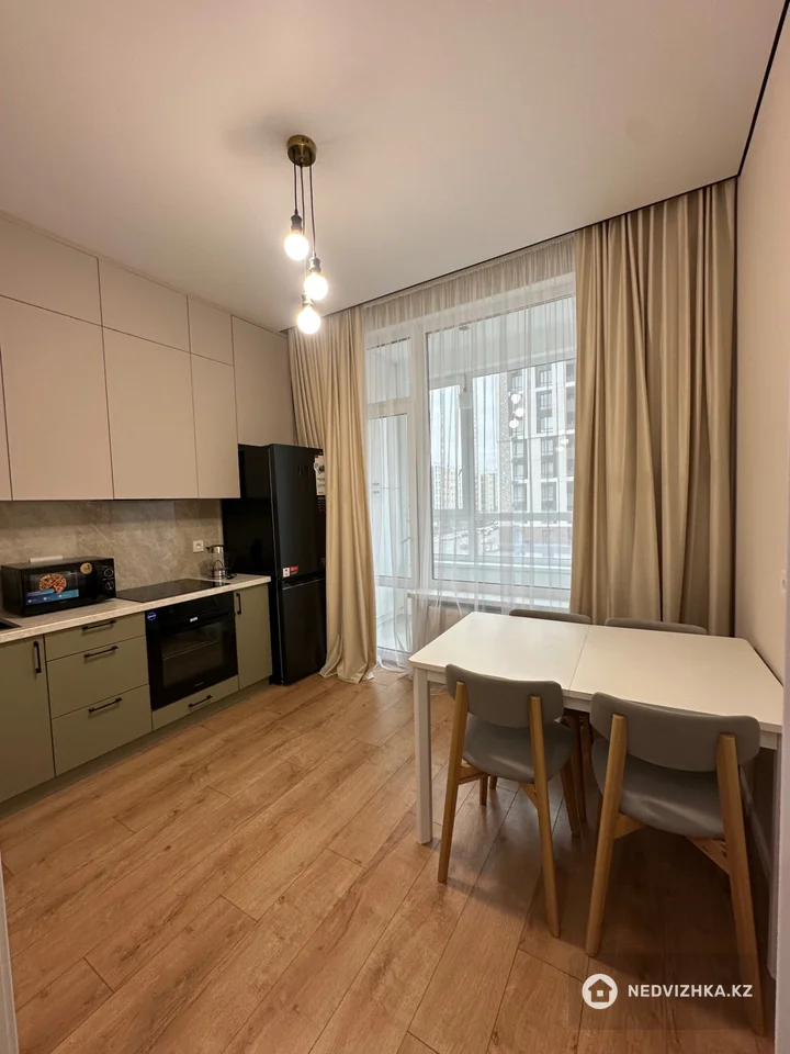1-комнатная квартира, этаж 4 из 17, 40 м², На длительный срок, фотография 4