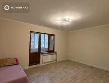 2-комнатная квартира, этаж 4 из 9, 70 м², миниатюра 2