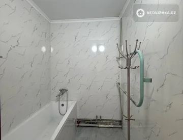 2-комнатная квартира, этаж 4 из 9, 70 м², миниатюра 3