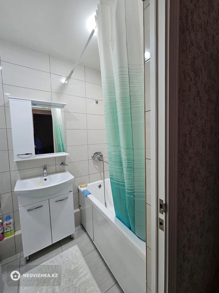 2-комнатная квартира, этаж 4 из 5, 59 м², фотография 2