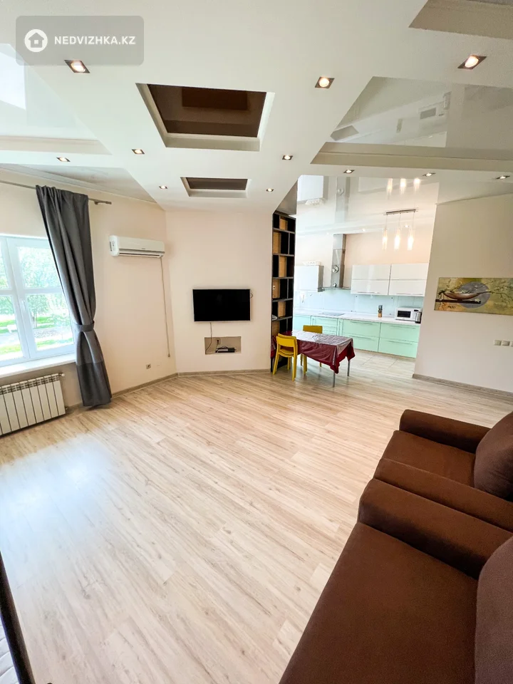 2-комнатная квартира, этаж 2 из 8, 89 м², фотография 2