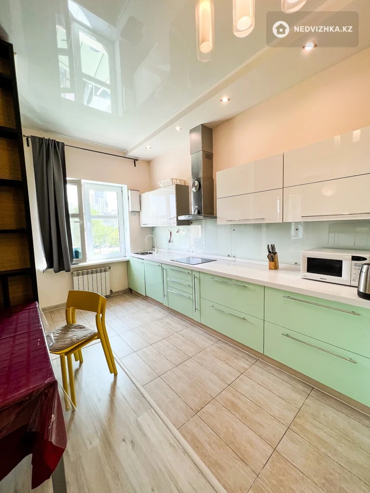 2-комнатная квартира, этаж 2 из 8, 89 м², фотография 3