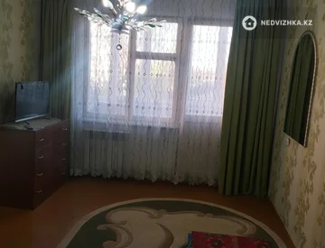 3-комнатная квартира, этаж 3 из 5, 65 м², миниатюра 2