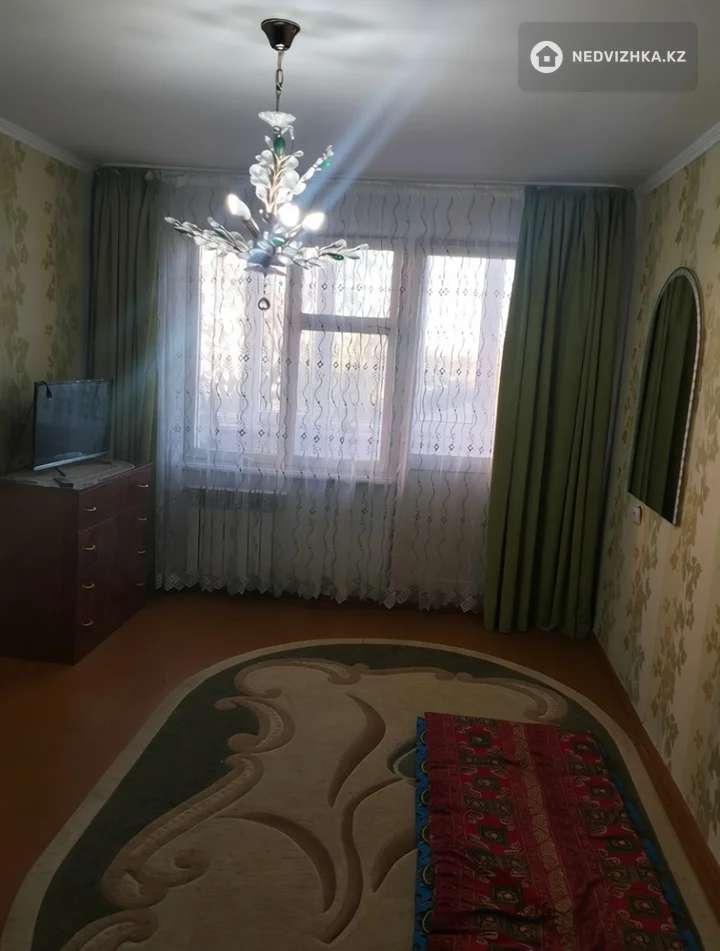 3-комнатная квартира, этаж 3 из 5, 65 м², фотография 2