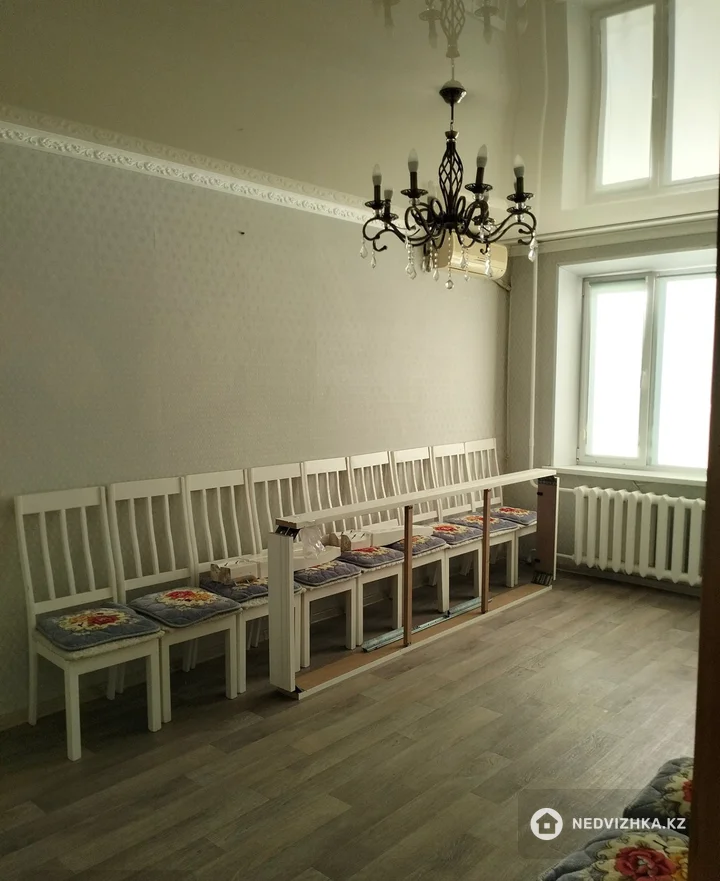 3-комнатная квартира, этаж 3 из 9, 45 м²