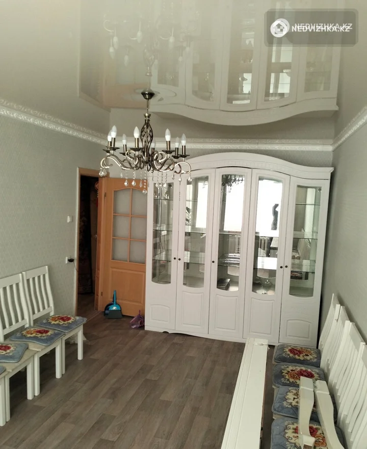 3-комнатная квартира, этаж 3 из 9, 45 м², фотография 2