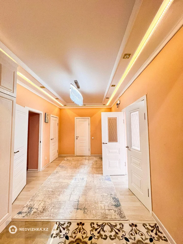 3-комнатная квартира, этаж 6 из 7, 113 м², фотография 3