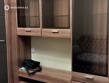 2-комнатная квартира, этаж 2 из 6, 50 м², На длительный срок, миниатюра 1