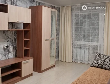 2-комнатная квартира, этаж 4 из 5, 50 м², На длительный срок, миниатюра 3