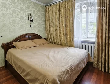 2-комнатная квартира, этаж 4 из 4, 42 м², миниатюра 2