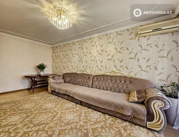 4-комнатная квартира, этаж 4 из 4, 75 м², миниатюра 2