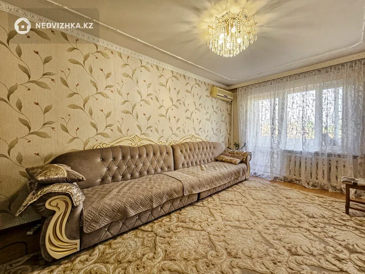 4-комнатная квартира, этаж 4 из 4, 75 м², фотография 4