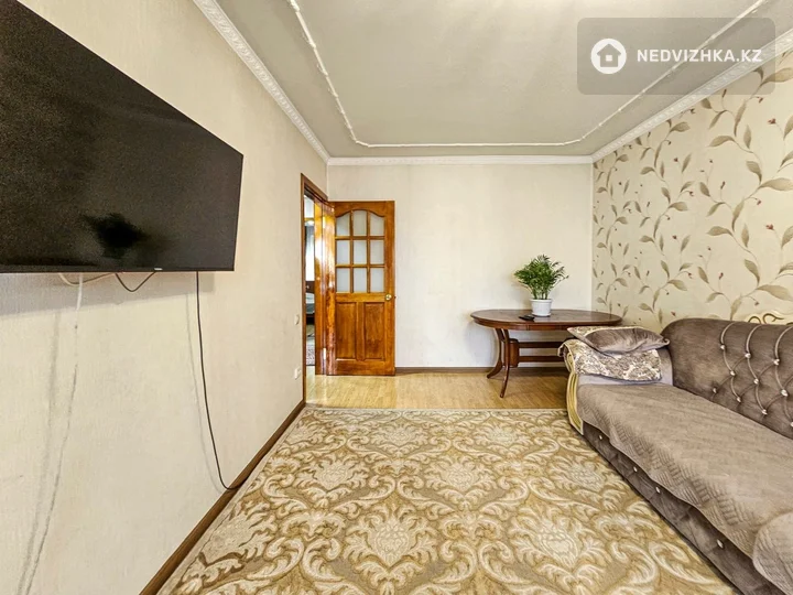 4-комнатная квартира, этаж 4 из 4, 75 м², фотография 5