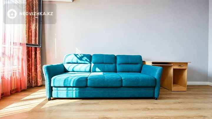 2-комнатная квартира, этаж 5 из 18, 55 м², фотография 2