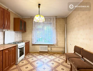 2-комнатная квартира, этаж 1 из 5, 55 м², миниатюра 2