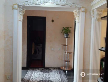 3-комнатная квартира, этаж 2 из 5, 80 м², миниатюра 1