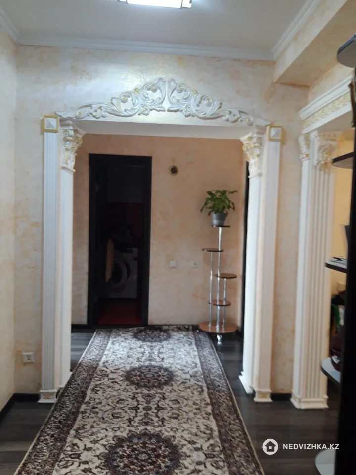 3-комнатная квартира, этаж 2 из 5, 80 м²