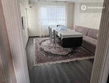 3-комнатная квартира, этаж 2 из 5, 80 м², миниатюра 2