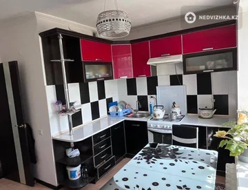 3-комнатная квартира, этаж 2 из 5, 80 м², миниатюра 3