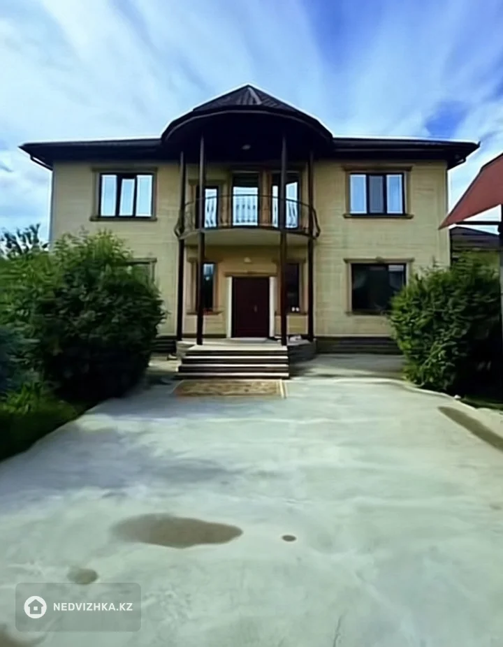 4-комнатный дом, 9 соток, 340 м²