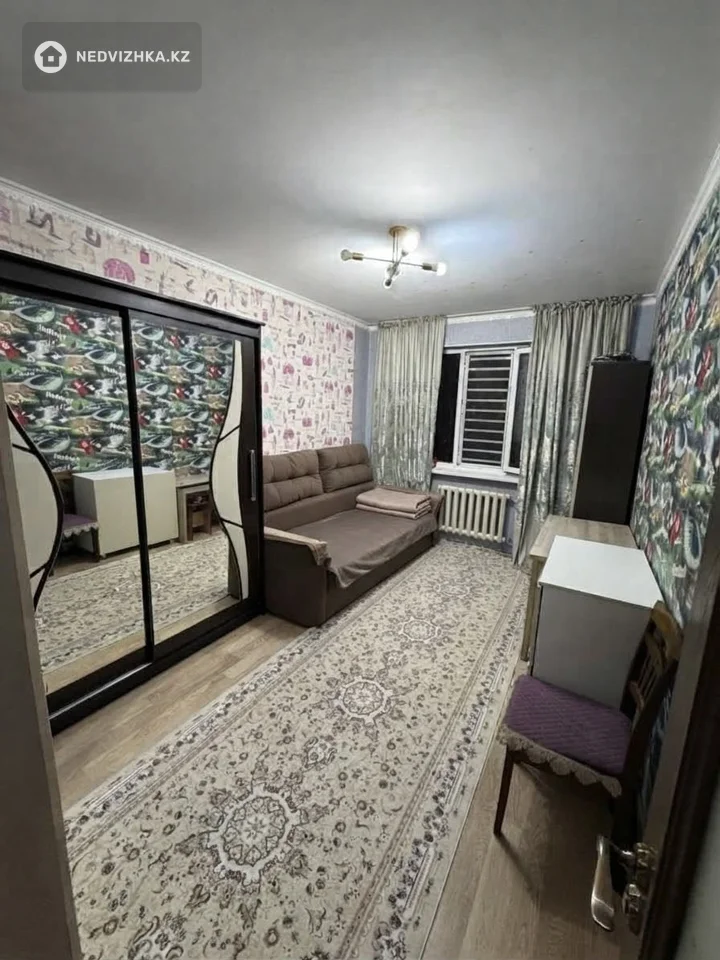 3-комнатная квартира, этаж 2 из 5, 76 м², фотография 2
