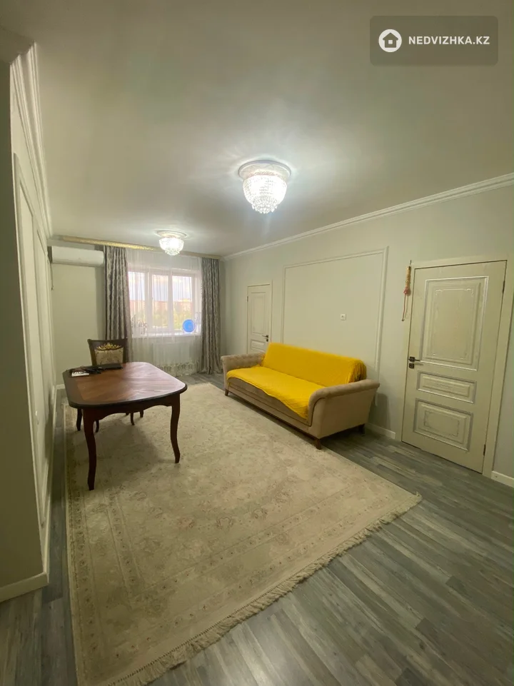 4-комнатная квартира, этаж 8 из 9, 88 м², фотография 2
