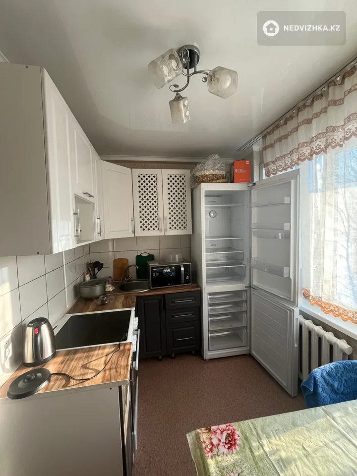 2-комнатная квартира, этаж 2 из 5, 52 м², фотография 5