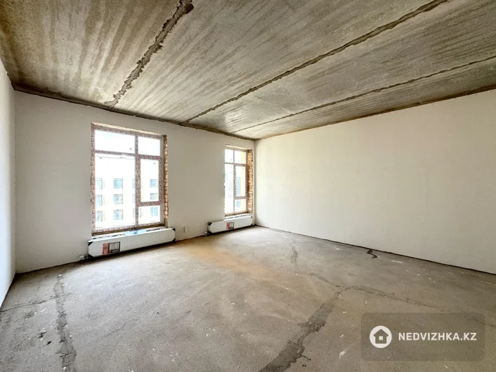 4-комнатная квартира, этаж 12 из 12, 130 м², фотография 2