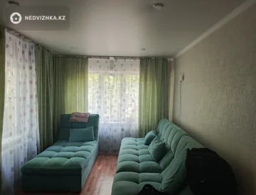 2-комнатная квартира, этаж 1 из 5, 45 м², миниатюра 2