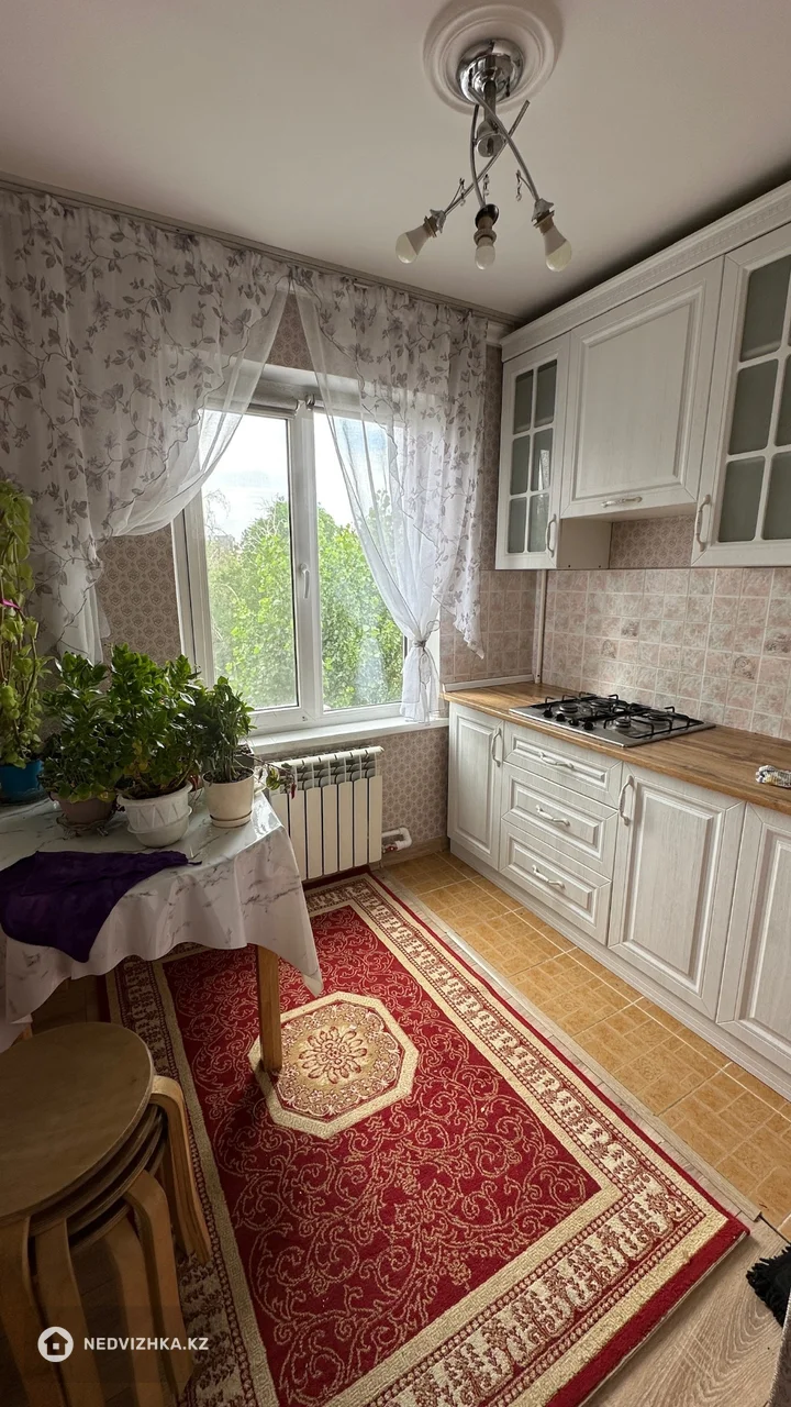 3-комнатная квартира, этаж 4 из 5, 66 м², На длительный срок, фотография 5