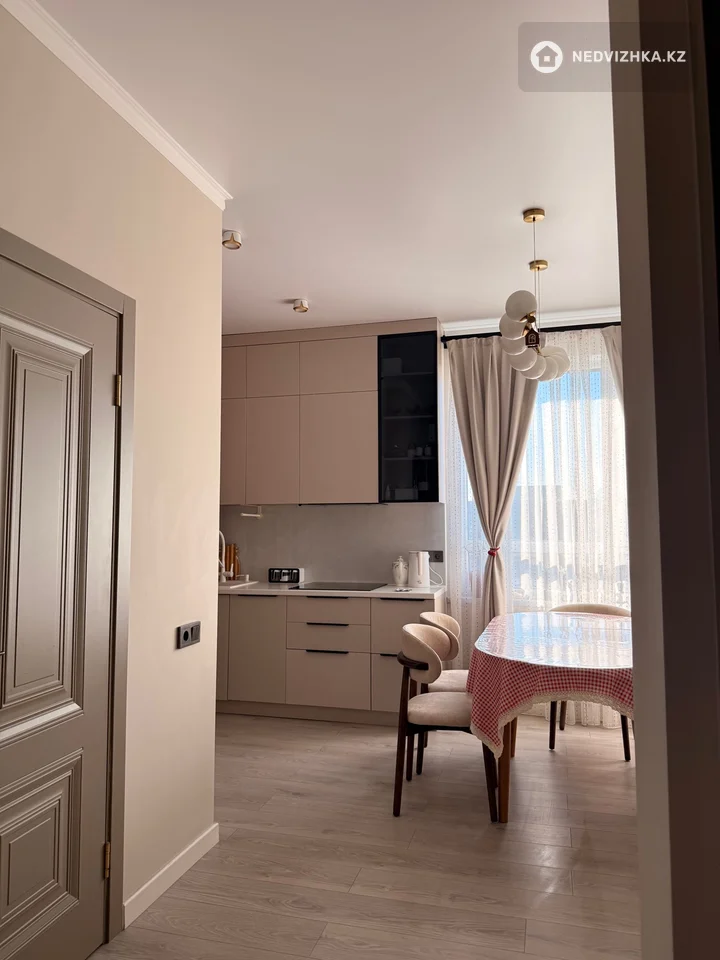 3-комнатная квартира, этаж 16 из 16, 58 м², фотография 4